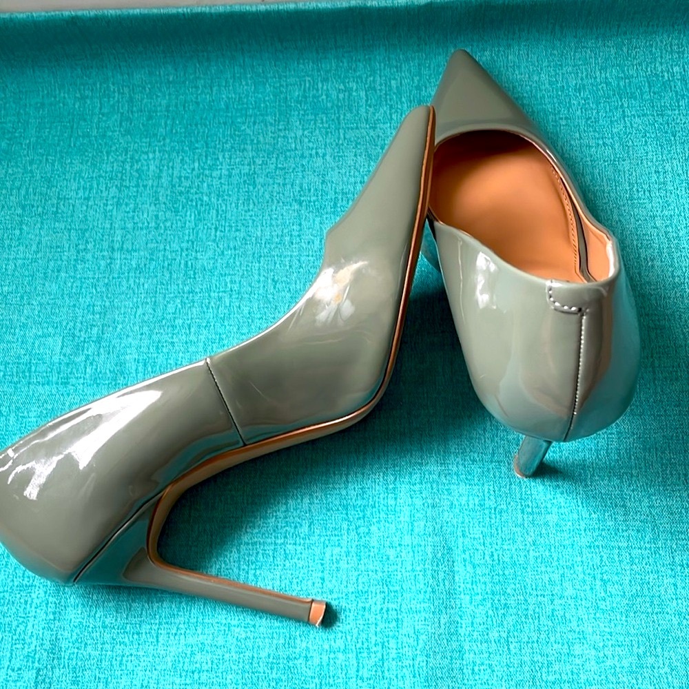 Express Women's pumps - Picture 2 of 11